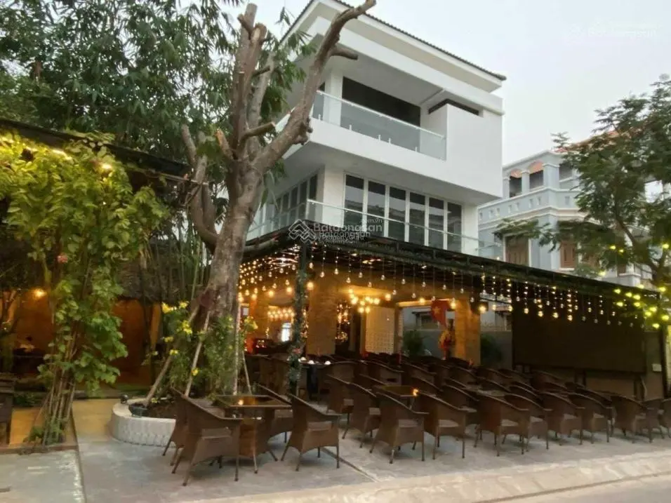 Định cư nước ngoài nên cần bán gấp căn biệt thự 240 m2 ngay cổng KDC Tấn Trường, Q7 - 29 tỷ, SHR