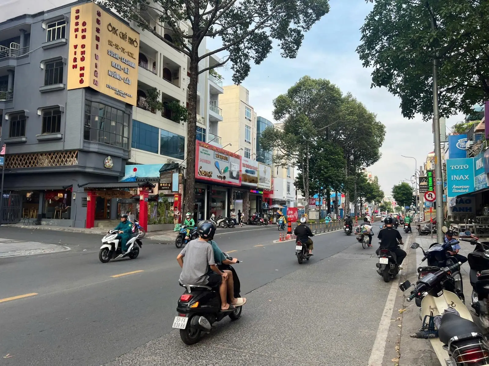 VIP 2 mặt tiền Nguyễn Khắc Nhu - Cô Giang, Q1. Sát bên Manhattan.Ngang 6m -131m2. TN:200tr/th. 33tỷ