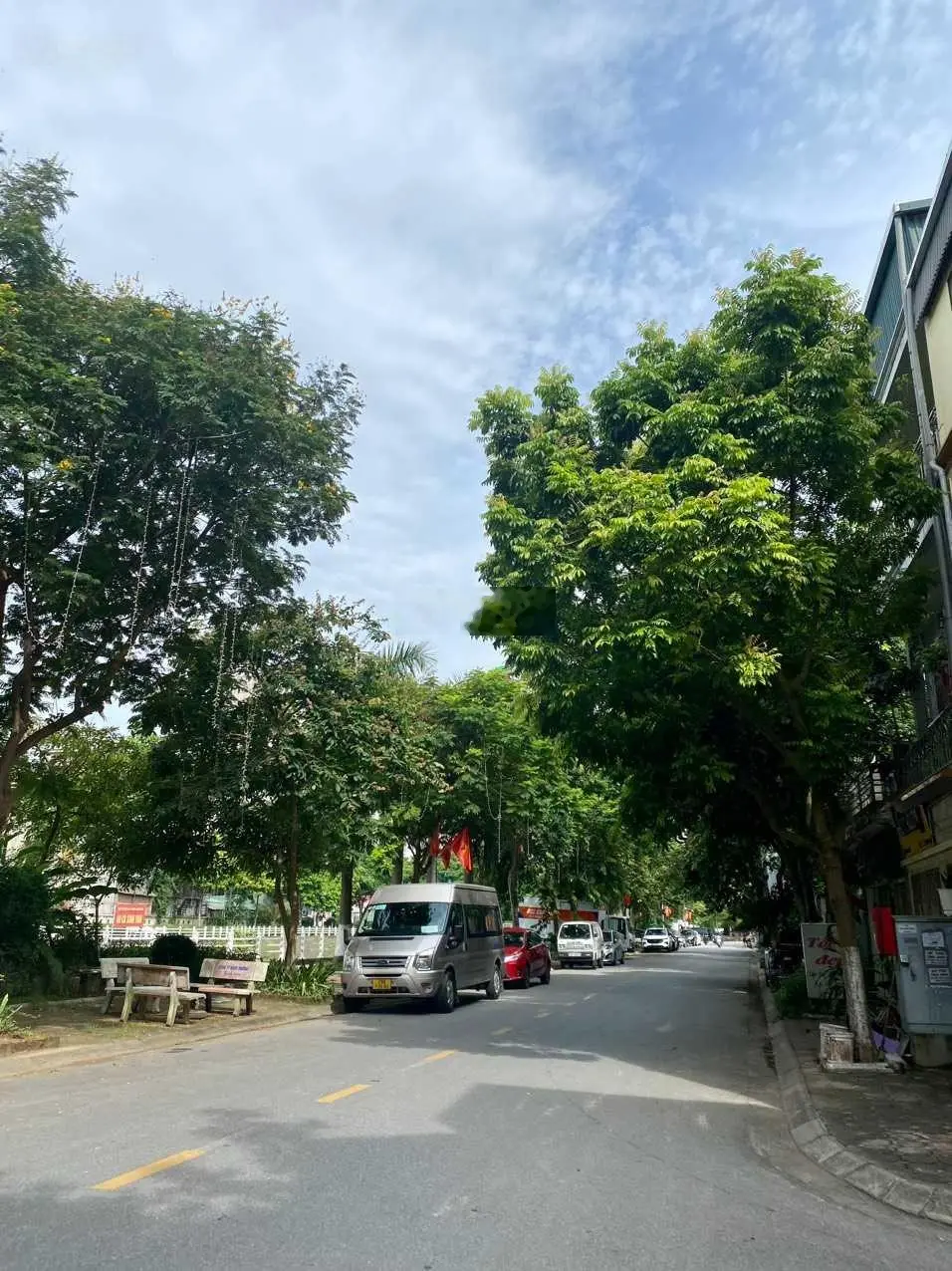Bán đất tặng nhà mặt phố Giang Biên, gần ngã tư hồ quán tình 150m2 xây tòa nhà chỉ 145tr/1m2