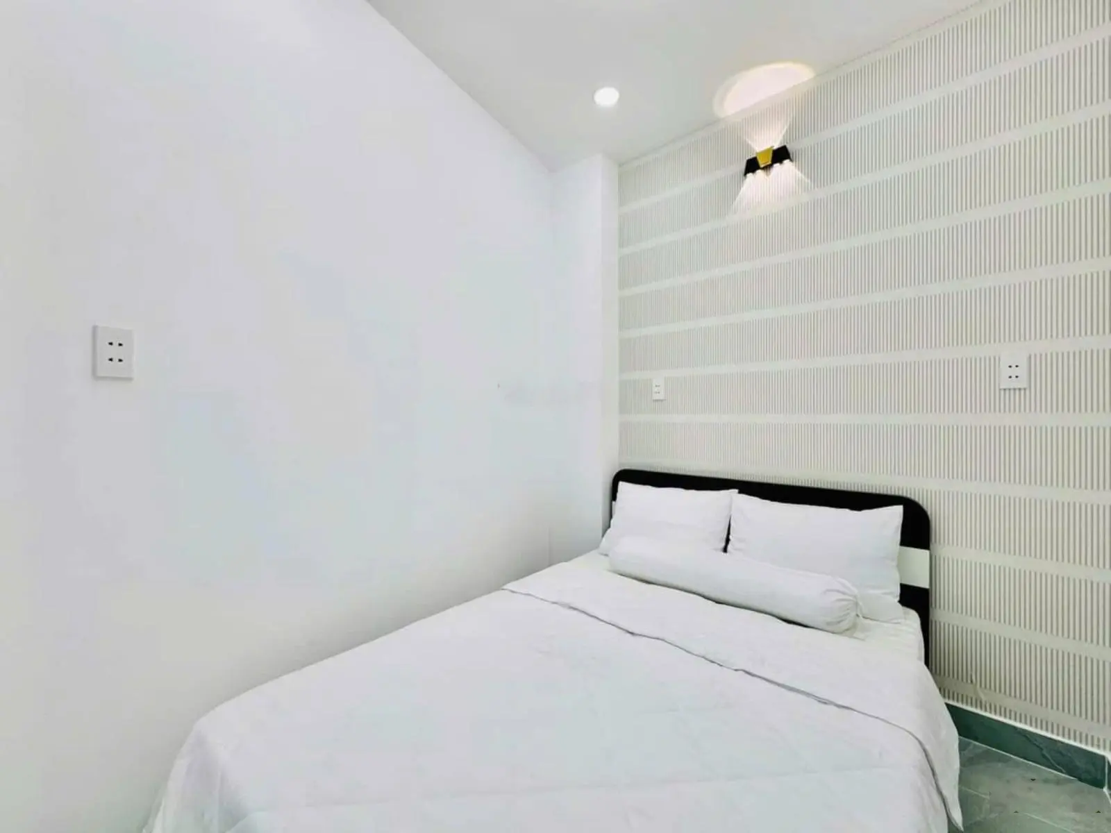 Nhà hẻm Quận 6. Ngay sát THPT Trần Nhân Tông 50m2 vuống vức 2 phòng ngủ. Phường 14 Quận 6 sổ sẵn