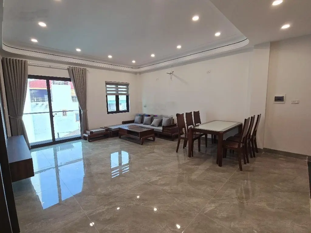 Bán nhà phố Đàm Quang Trung. Hàng xóm TTTM Aeon Long Biên. Nhà 6 tầng. Gara ôtô. DT 50m2 MT 5m