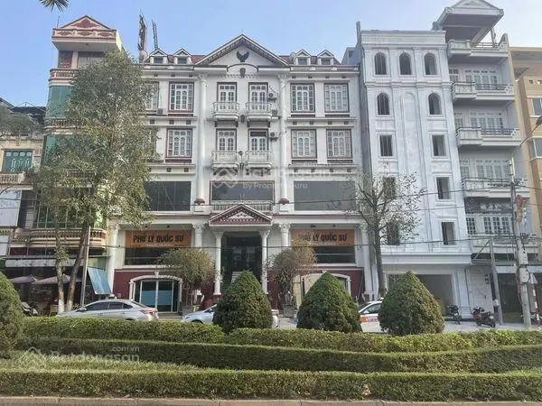 Bán gấp tổ hợp nhà hàng - khách sạn 3 sao 360m2 trung tâm thành phố Lào Cai
