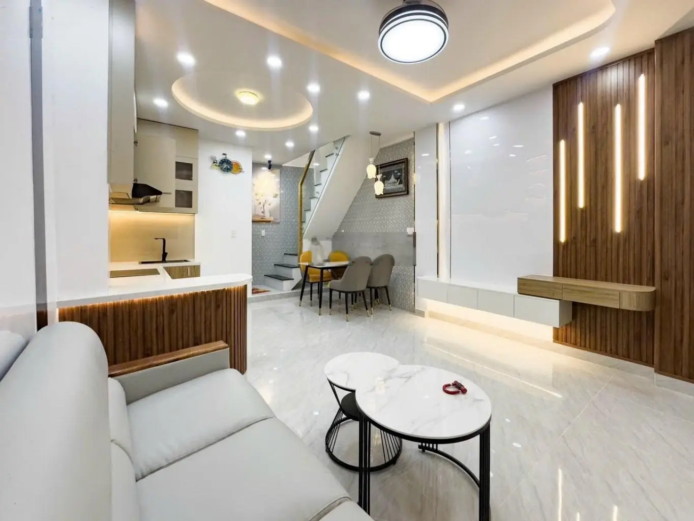 Nhà mới 29m2 giáp Quận 1 - full nội thất - 2 phòng ngủ - chỉ 3,99 tỷ