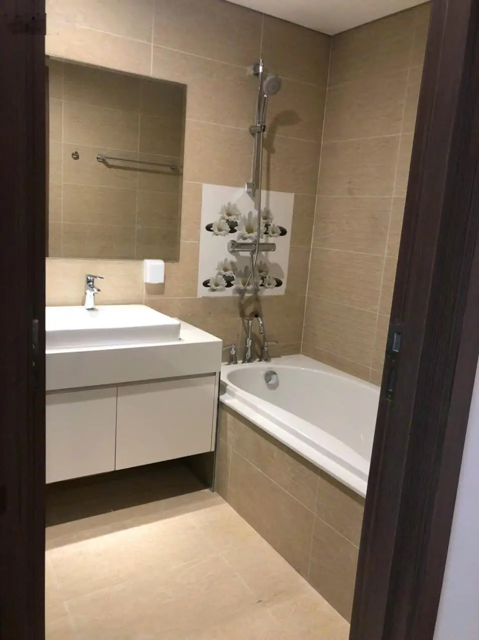Chính Chủ bán gấp CC Chelsea Residences, 135m2, 4PN, 3VS, full nội thất cao cấp, BC Đông Nam