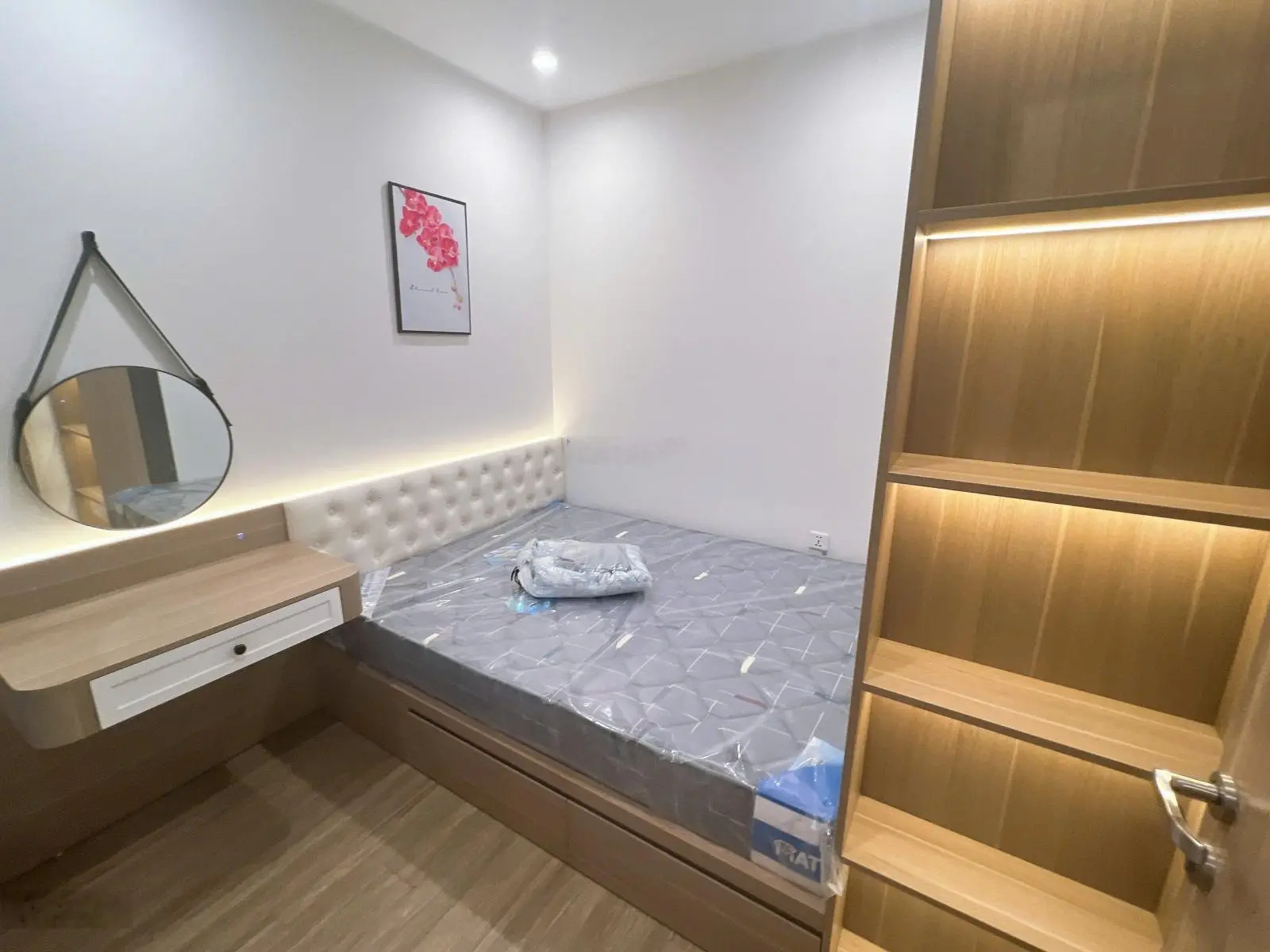 Bán căn hộ 2 ngủ 2,8 tỷ full đồ nội thất 55m nhận nhà ở ngay bc Đông Nam tầng trung đẹp ngay VinUni