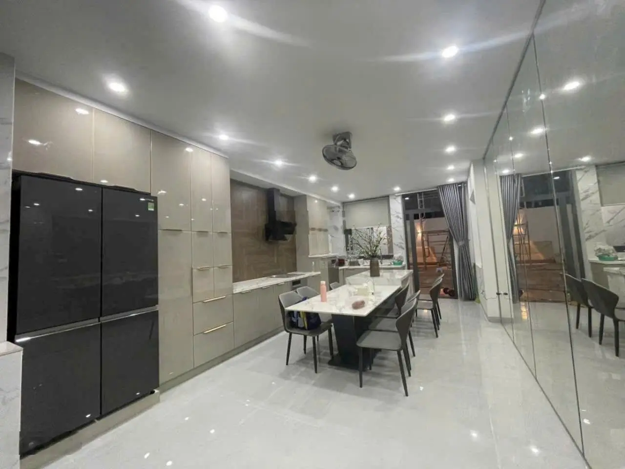Giá sốc chỉ hơn 90tr/m2 cho căn nhà 3 tầng 140m2 nội thất xịn xò, MTKD sát Đỗ Xuân Hợp