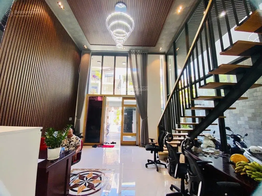 Bán toà nhà doanh thu 60 tr/tháng, view sông Hàn, ngay cạnh Skyline đường Bùi Viện