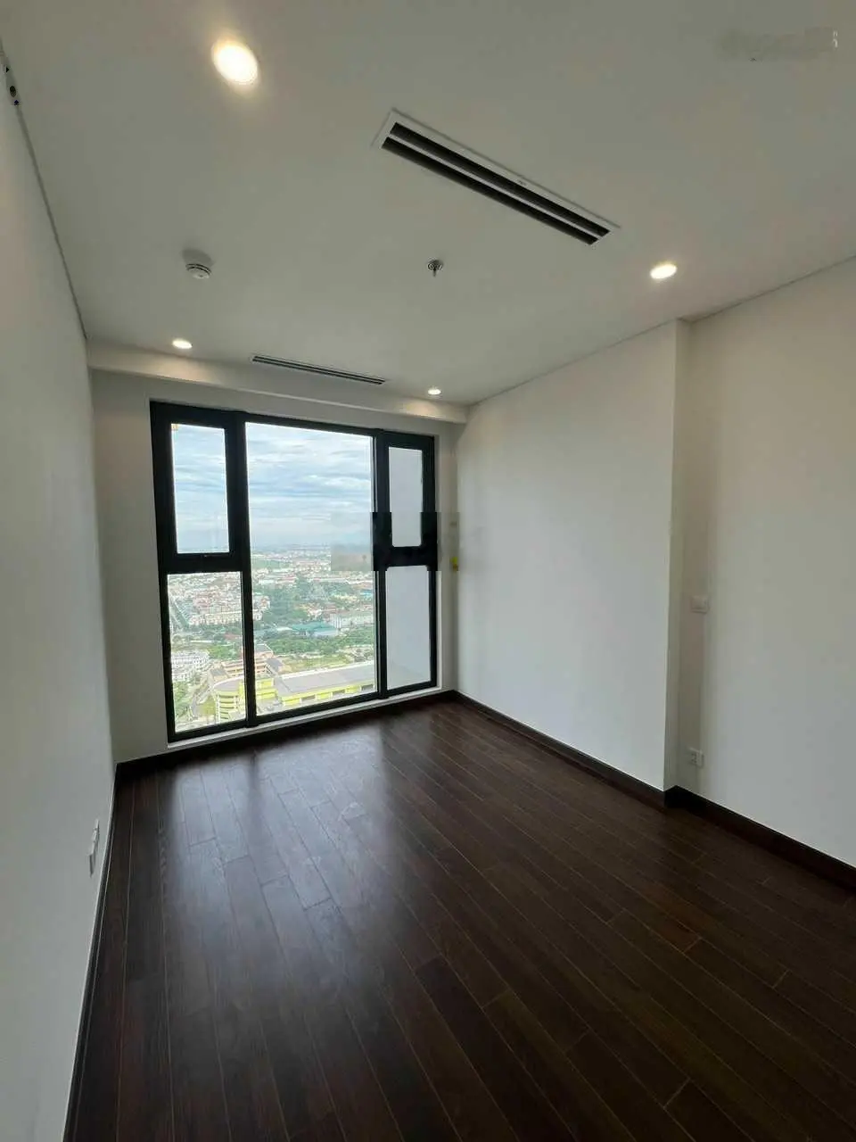 Bán lại căn hộ 2N2WC (62m2) tòa B mới nhận nhà