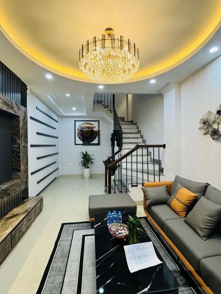 Bán nhà 6 tầng - ngõ 101 Phố Trạm Long Biên, ngõ thông - ô tô đỗ cổng - bán gấp nhà 6T DT 38/48m2