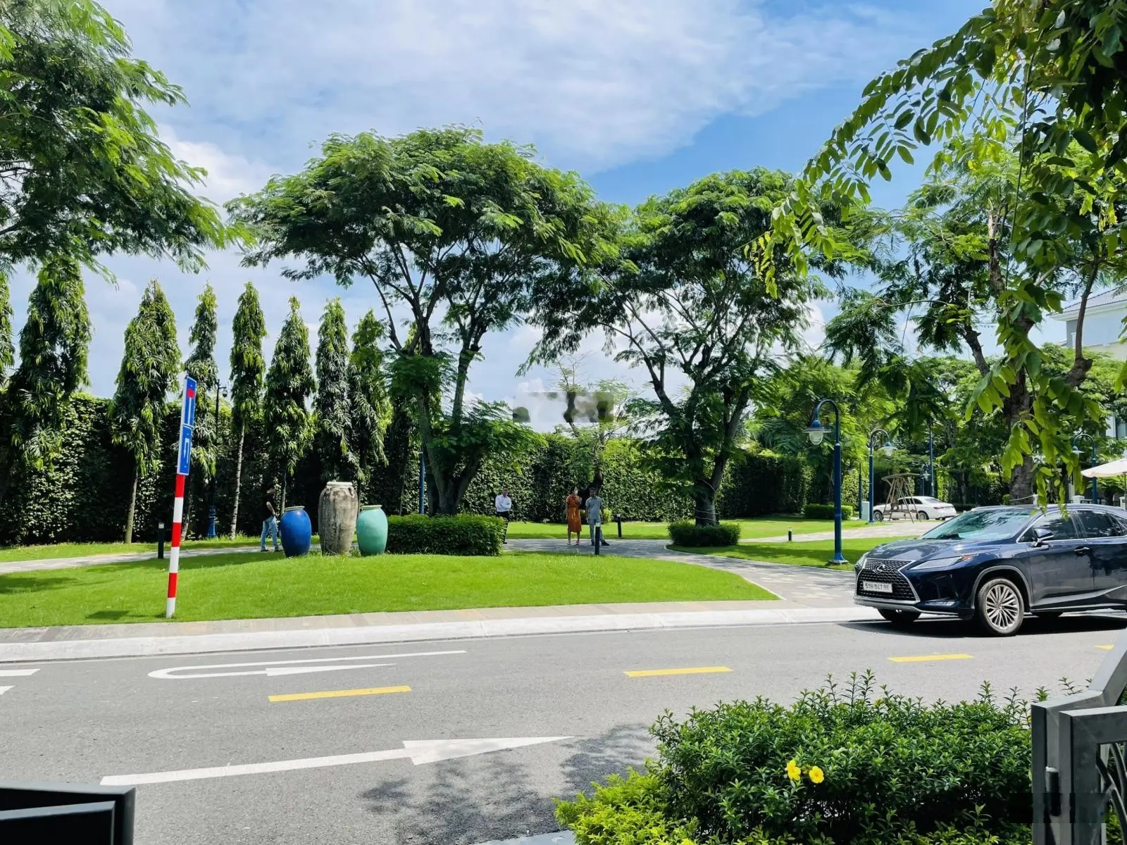 Căn góc, sân vườn Verosa Park - Hot - 1 trệt 3 lầu nhà thô 14 tỷ. LH Tân Mùi 0938 955 ***