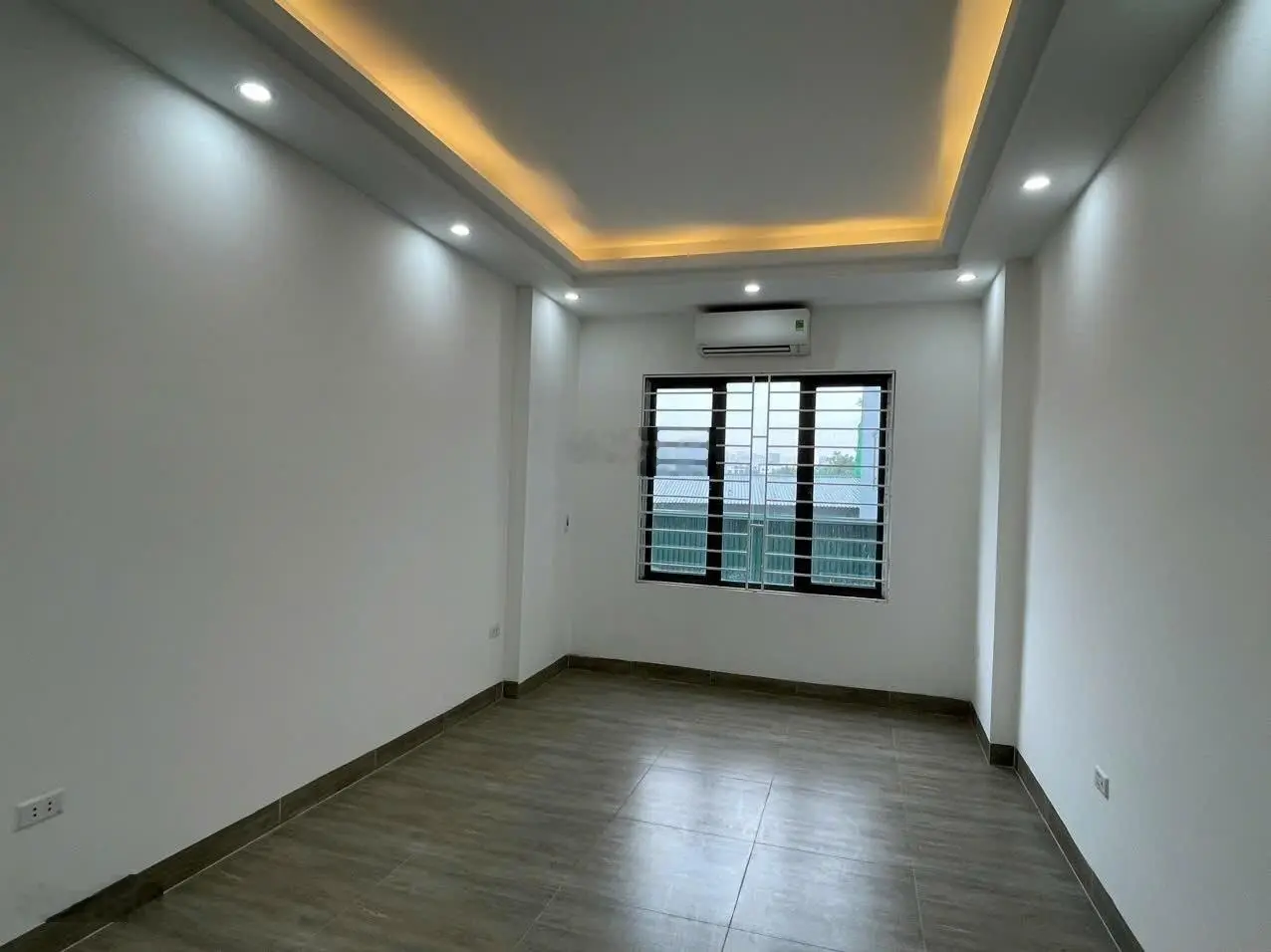 Nhà 30m2 x 5 tầng Tây Mỗ, ngõ thông, ô tô đỗ cổng, 60m ô tô dừng đỗ, giá 4.55 tỷ, lh 0988 175 ***
