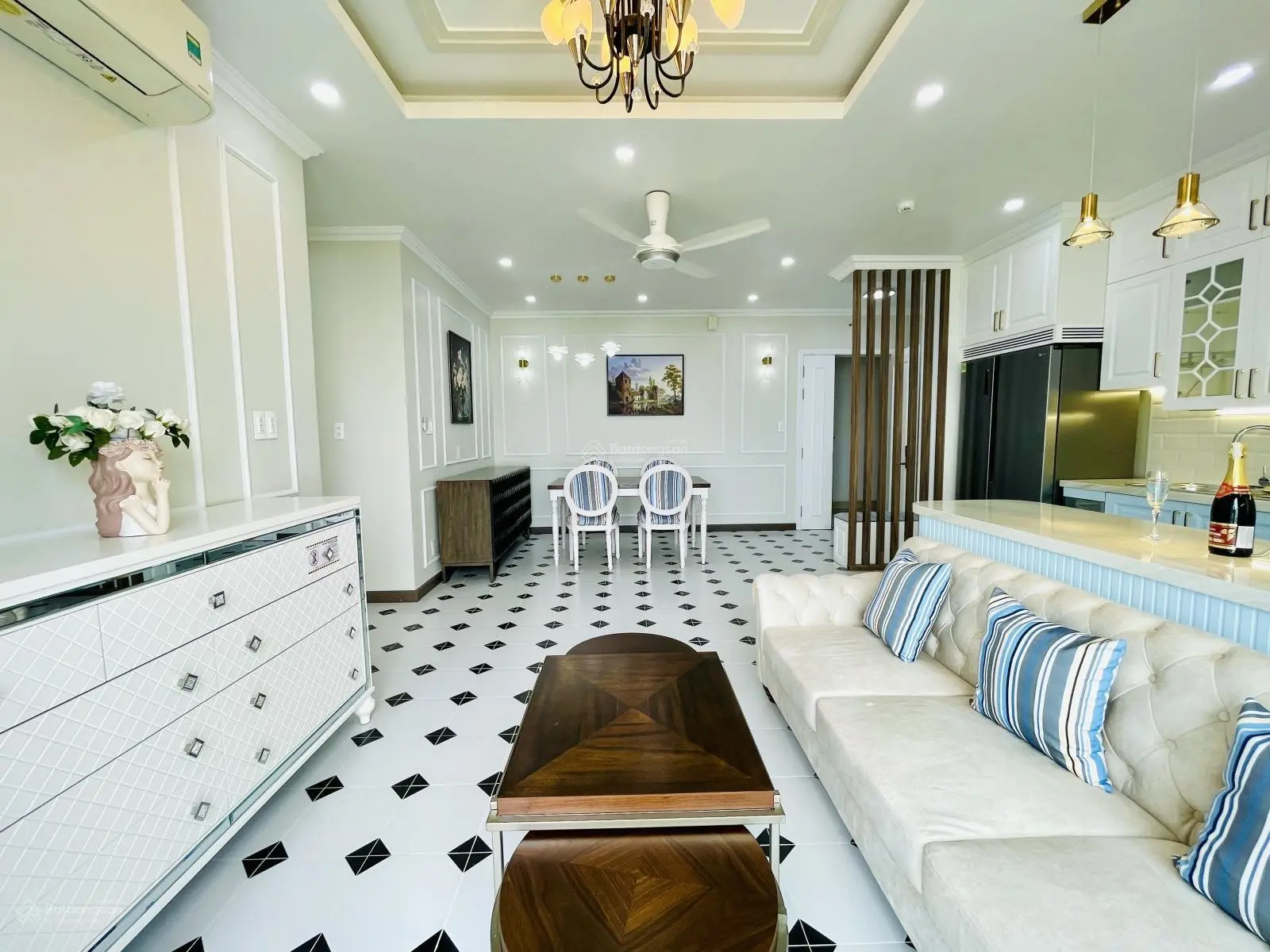 Căn hộ Florita, Hoàng Trọng Mậu, Q. 7 - 79,5m2 (2PN + 2WC) - nhà decor đẹp, cao cấp - view Q.1