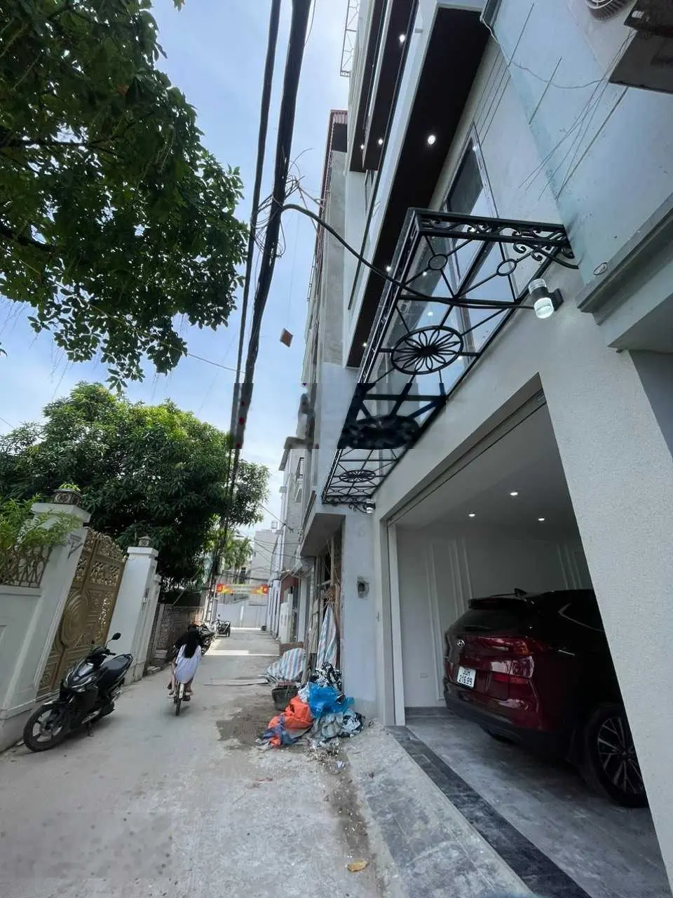 Bán nhà Thạch Bàn 46m2 x 6 tầng, thang máy x 5,3m mặt tiền, ngõ ô tô tránh nhau, kinh doanh
