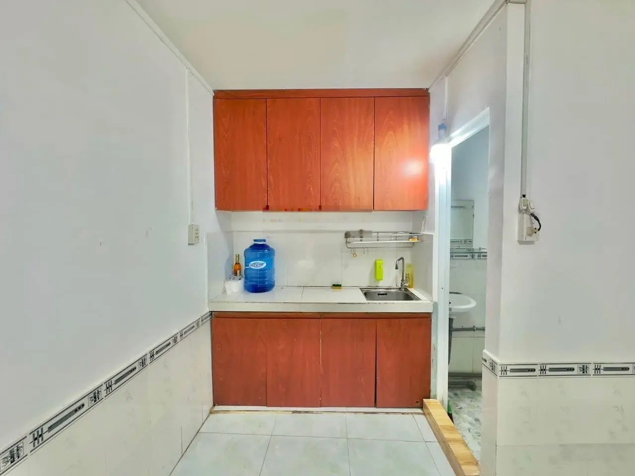 Cô 6 kẹt tiền bán lỗ nhà Tôn Đản, Q. 4, 2tỷ380 55m2, 3PN SHR