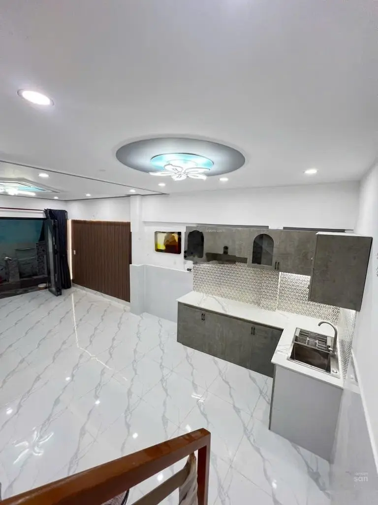 Nhà siêu đẹp, Lạc Long Quân, 66m2, ngang 4,6m, nở hậu, giá nhỉnh 3 tỷ, sổ hồng