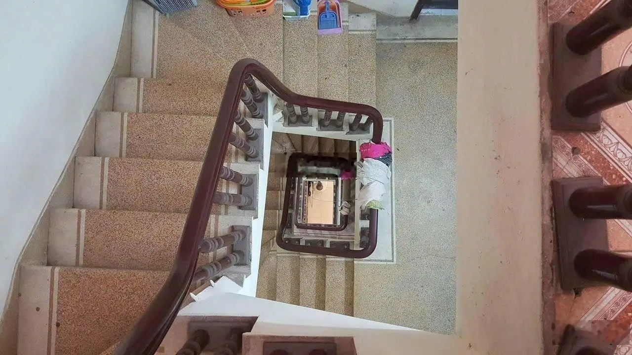 Nhà đẹp, giá rẻ 10PN, 75m2, 7 tầng, mặt tiền 5.3m. Giá sinh viên