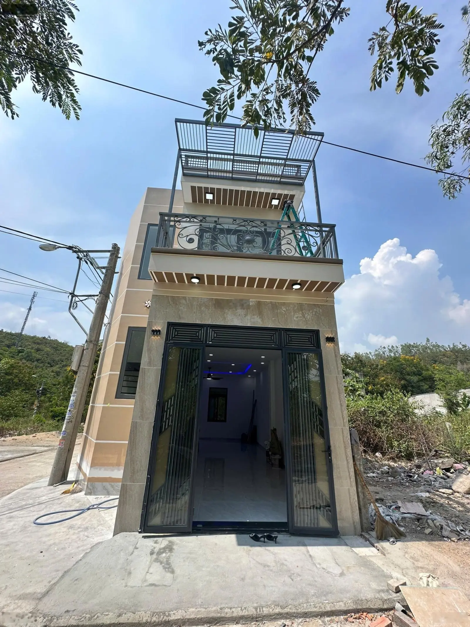 Hàng hiếm - bán căn góc 2 mặt tiền 2 tầng TĐC Đất Lành - Vĩnh Thái, Nha Trang vừa hoàn thiện