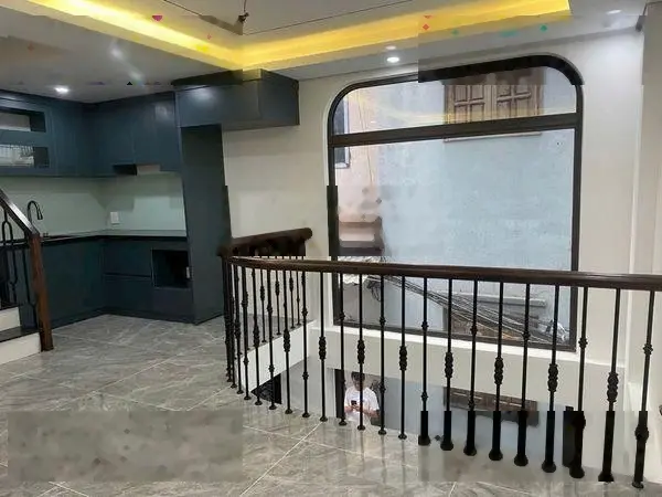 Nhà đẹp trung tâm phường Thạch Bàn 6 tầng sát phố Thạch Bàn, Long Biên, giá hơn 5 tỷ