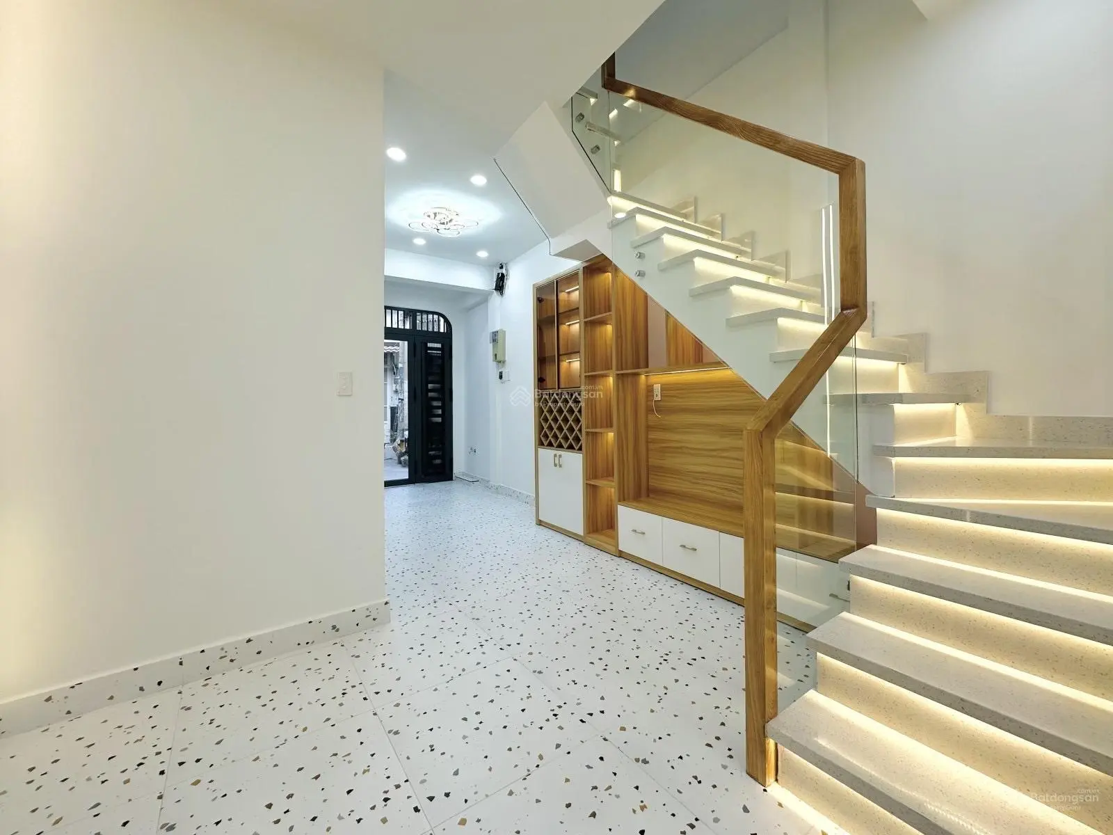 CỰC HIẾM!!!!!! Bán nhà đẹp tặng full nội thất, đường Phan Văn Trị, phường 14, Bình Thạnh.