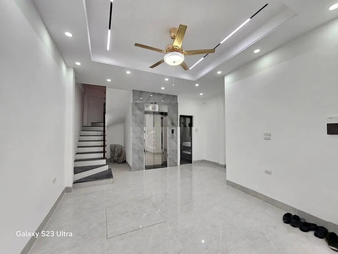 Hàng tuyển phân lô. Xuân La - Tây Hồ, 5 tầng, DT rộng, nhà đẹp ở ngay, full nội thất hiện đại