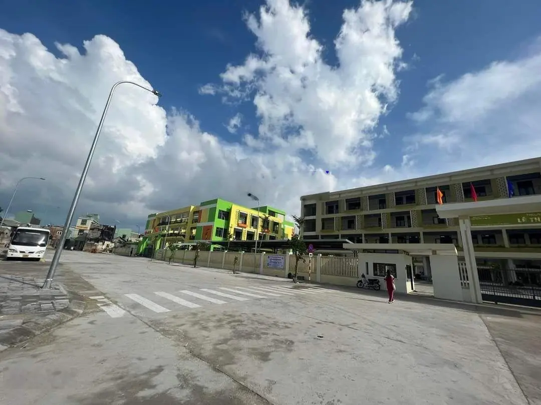 Nhà 2 tầng Trần Cao Vân, Thanh khê. Cách đường vài bước chân. Gần bãi đậu ô tô