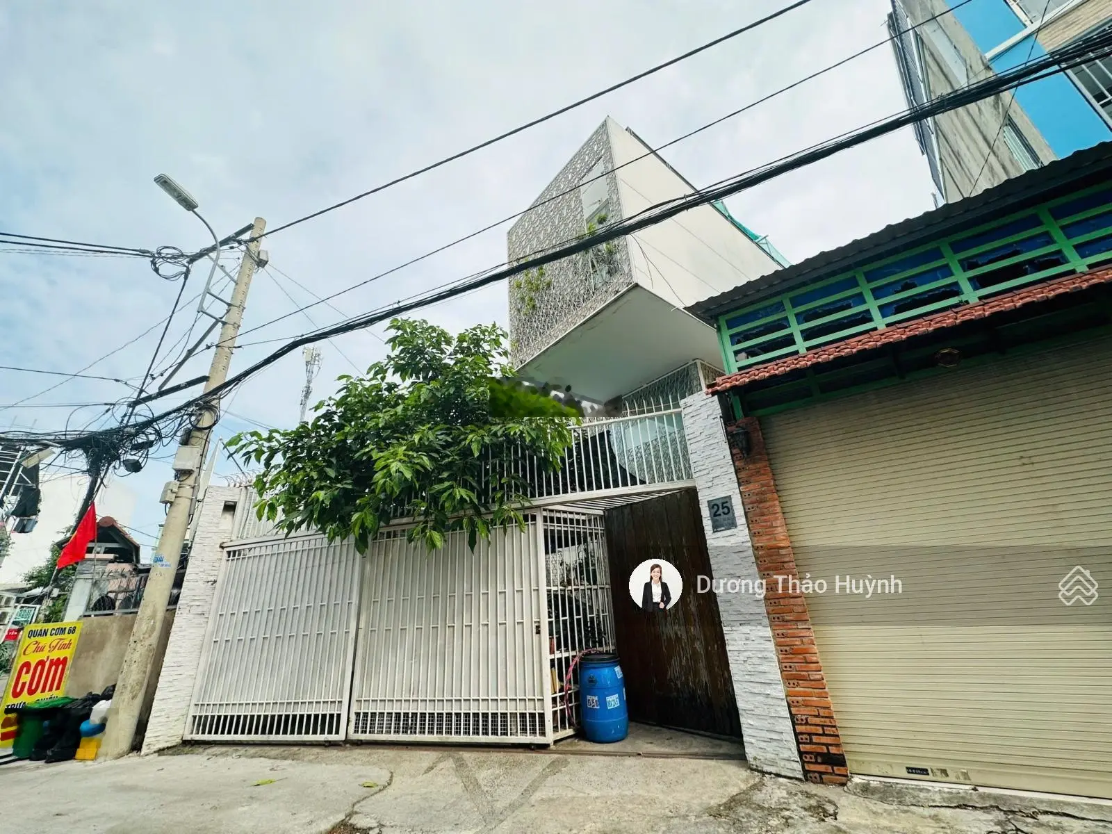 Nhà Mặt Tiền 3 Tầng sát Võ Văn Ngân Full Thổ(6x22) Thiết kế cực đẹp- Sân đỗ oto! Không có căn thứ 2