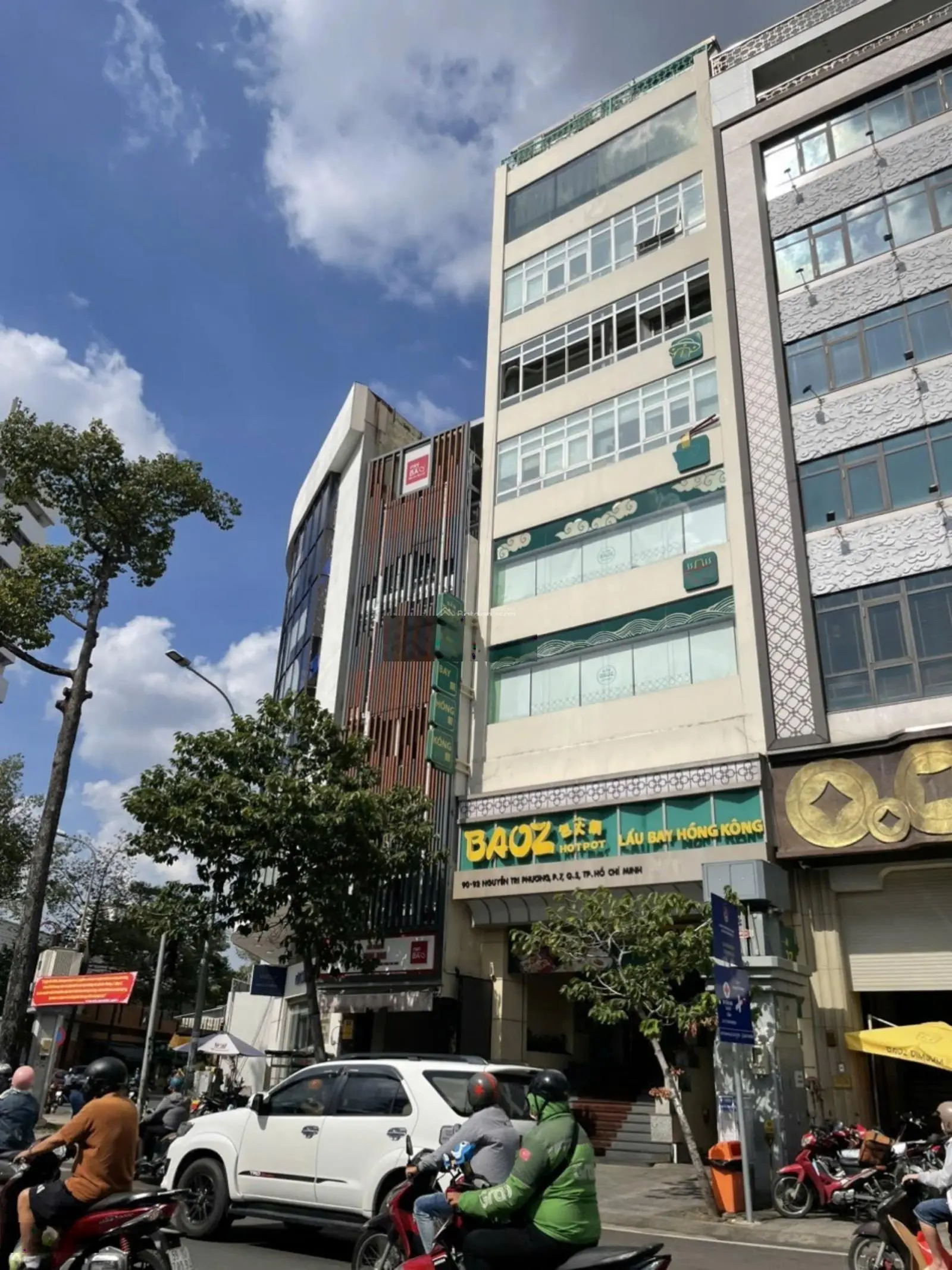 Bán MT Lê Văn Sỹ Quận 3 Diện tích: 6.5 x 25m CN: 162m2 Kết cấu: 4 Tầng HĐT: 120tr/tháng Giá: 44 tỷ