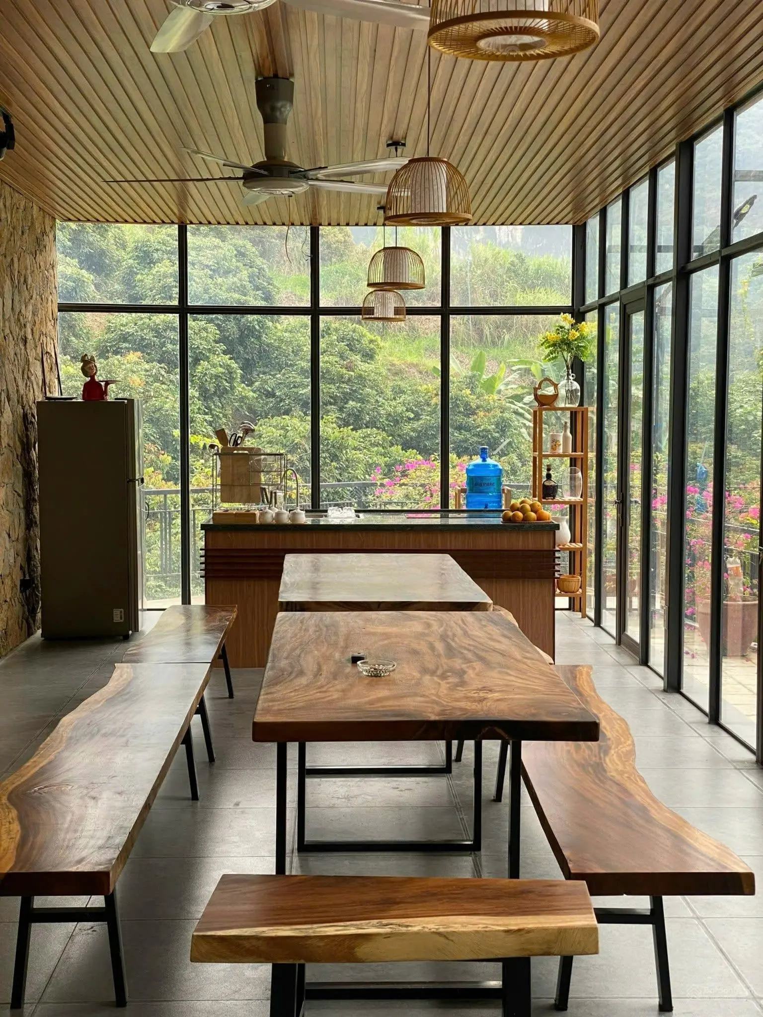 Cần chuyển nhượng khu retreat nghỉ dưỡng trong lòng TP Hoà Bình, 10,527m2, 14 tỷ