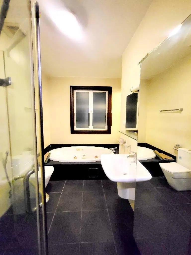 Nhà -MẶT PHỐ Tô Ngọc Vân, Tây Hồ- 2 thoáng trước sau, tháng máy, vỉa hè, kinh doanh, View Tây Hồ