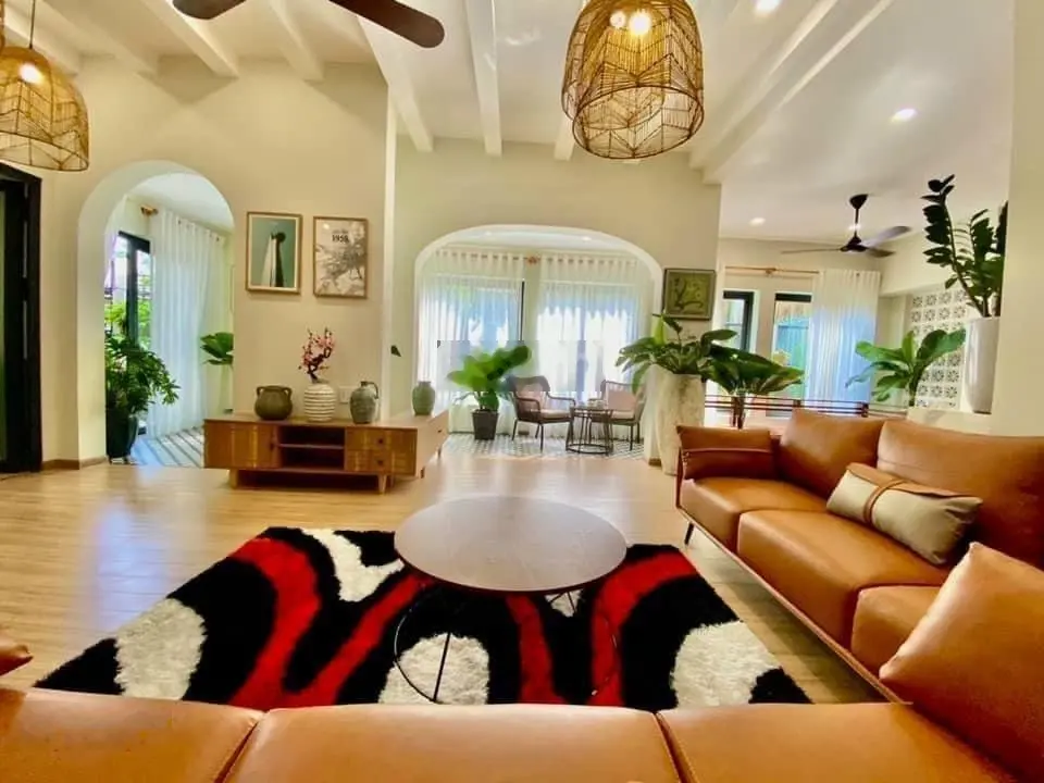 Bán biệt thự sân vườn kiểu Châu Âu - ngang 8m 200m2 đường 138, P. Tân Phú, TP. Thủ Đức (Q9)