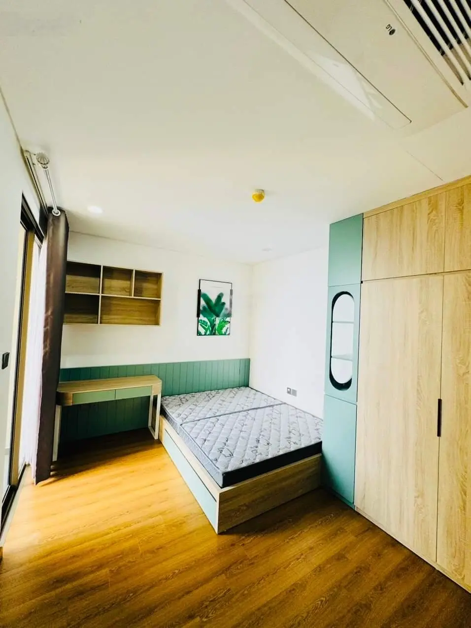 Chủ nhà gửi bán căn hộ 2 ngủ, view thoáng. Để lại toàn bộ nội thất cao cấp. ( cam kết GIÁ THẬT)