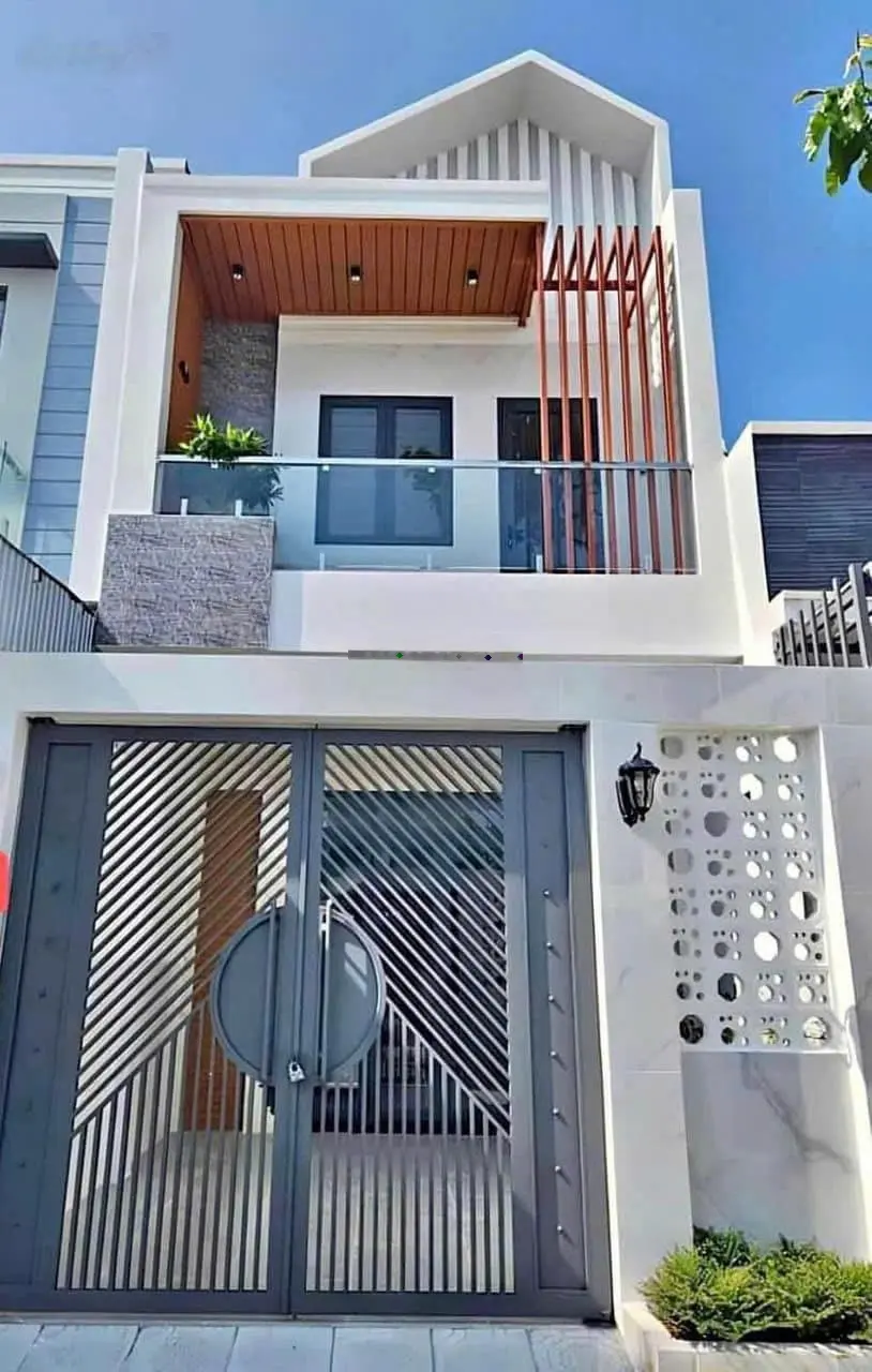 Nhà 1 trệt 1 lầu, phù hợp cho gia đình đông người