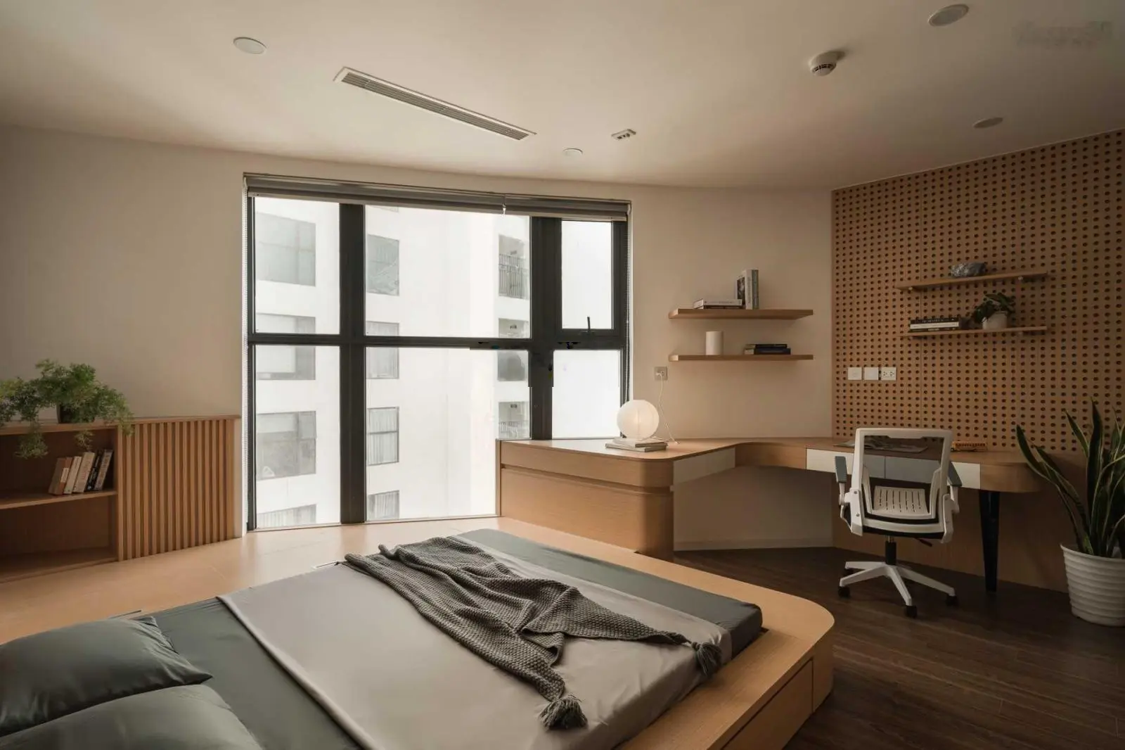 Chuyển nhượng nhanh căn GÓC FPT tòa mới - tầng cao có sẵn nội thất