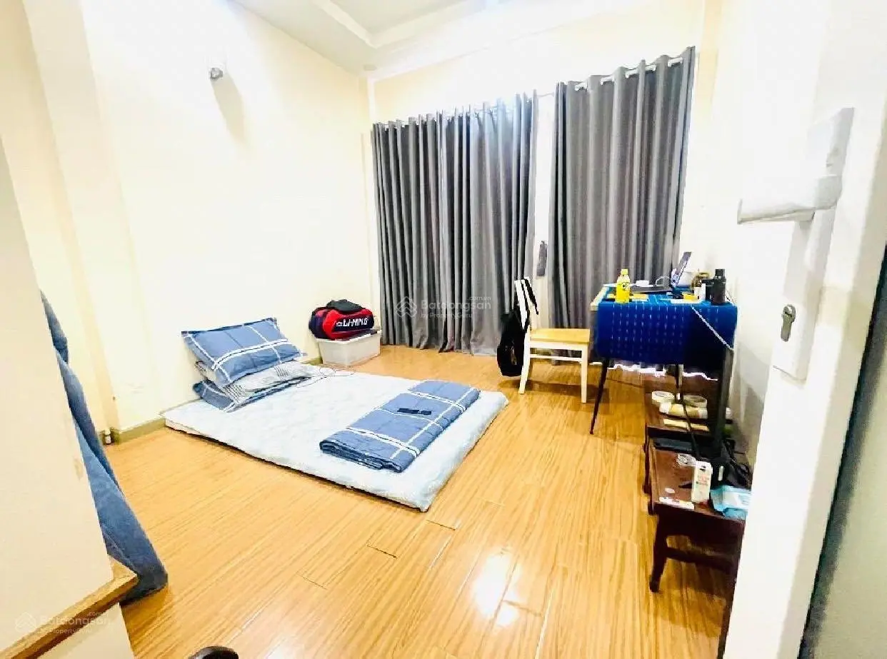 Cần bán gấp nhà 2 tầng Bạch Đằng chỉ 5 tỷ, DT 50m2, tặng lại nội thất, Hẻm xe hơi sát trung tâm.