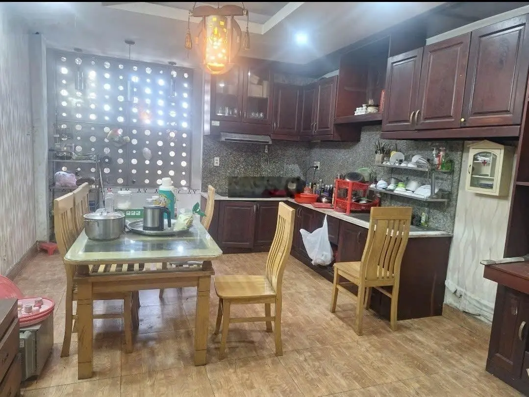 Bán nhà 4 tầng siêu vip, hoàng diệu 2, linh chiểu, thủ đức, thiết kế lệch tầng thoáng mát.