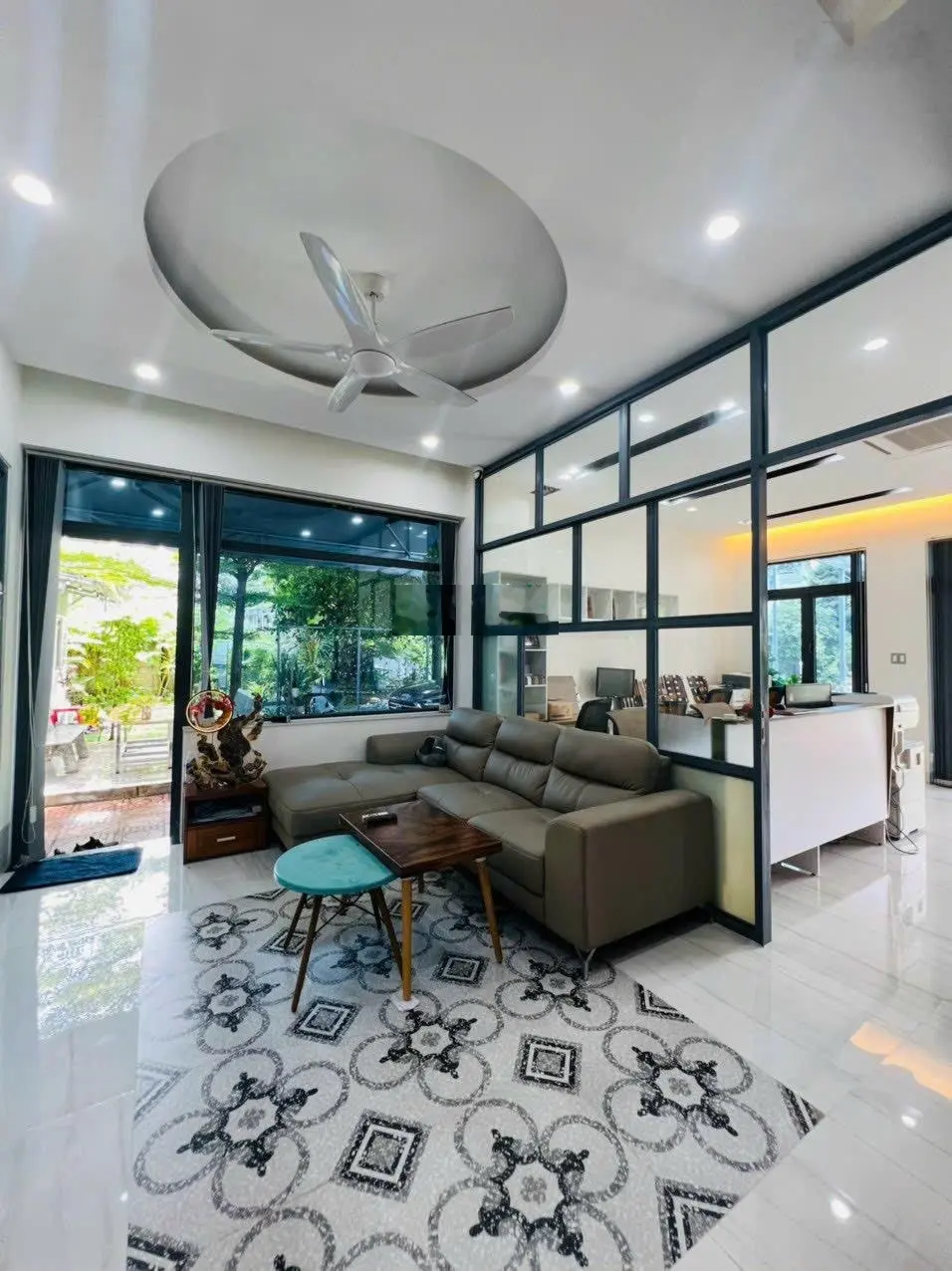 Bán Nhà Phố Liền Kề Tại Bưng Ông Thoàn, 13,868 tỷ, 94m2, 3 Tầng BTCT gồm 4PN, 4WC, pháp lý đầy đủ.
