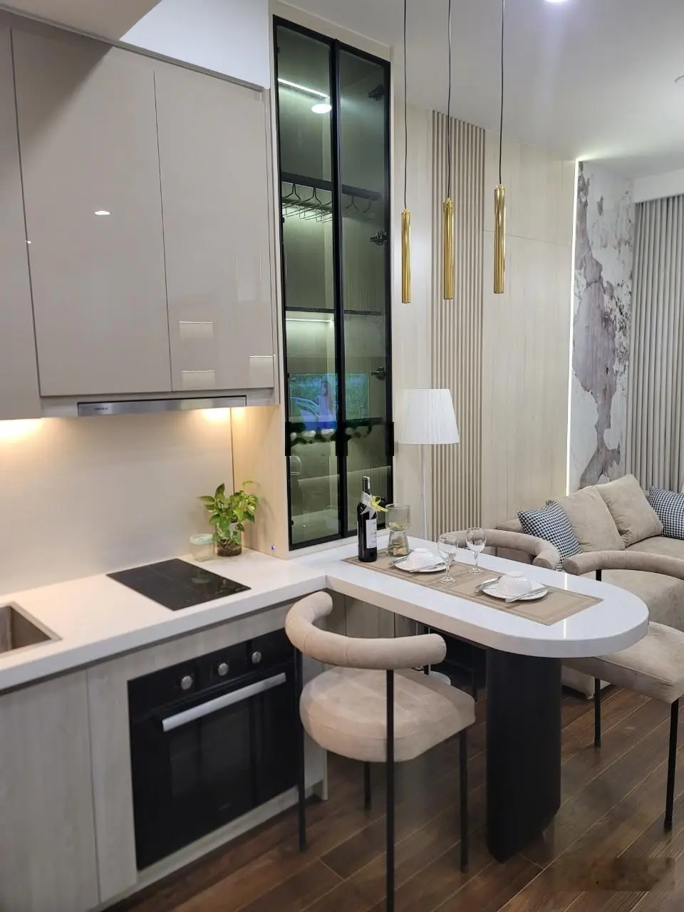 Hot chỉ 4,6 tỷ sở hữu căn 2n2vs + tòa A Masterise, ban công TN view hồ thoáng mát, 63m2 sở hữu ngay