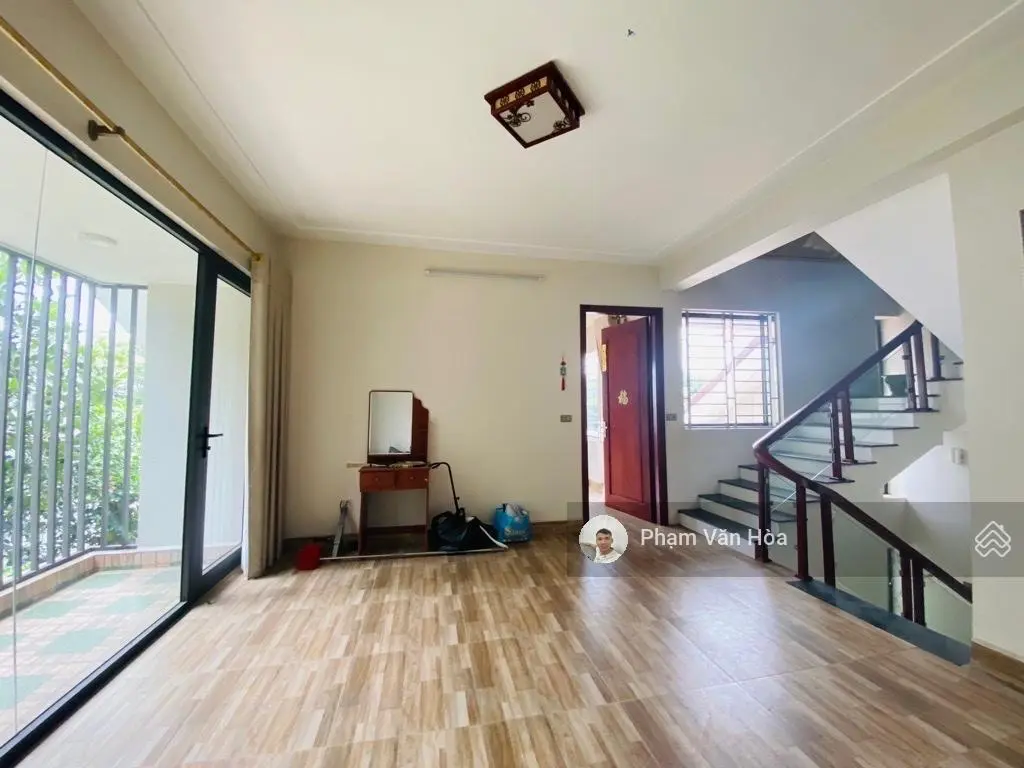 Bán nhà biệt thự áp mái Thôn Vệ - Nam Hồng ĐA: DT 204m2 giá 18 tỷ.