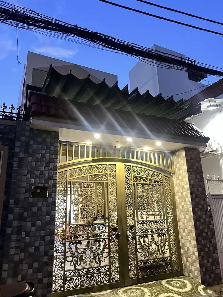 Bán nhà mặt tiền Tân Phú 62m2 2 tầng chỉ 5.x tỉ