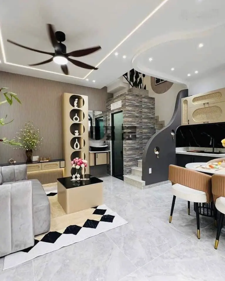 Cô Mễ gửi bán gấp căn nhà ngay Hai Bà Trưng, Quận 3 giá siêu mềm, có sổ hồng