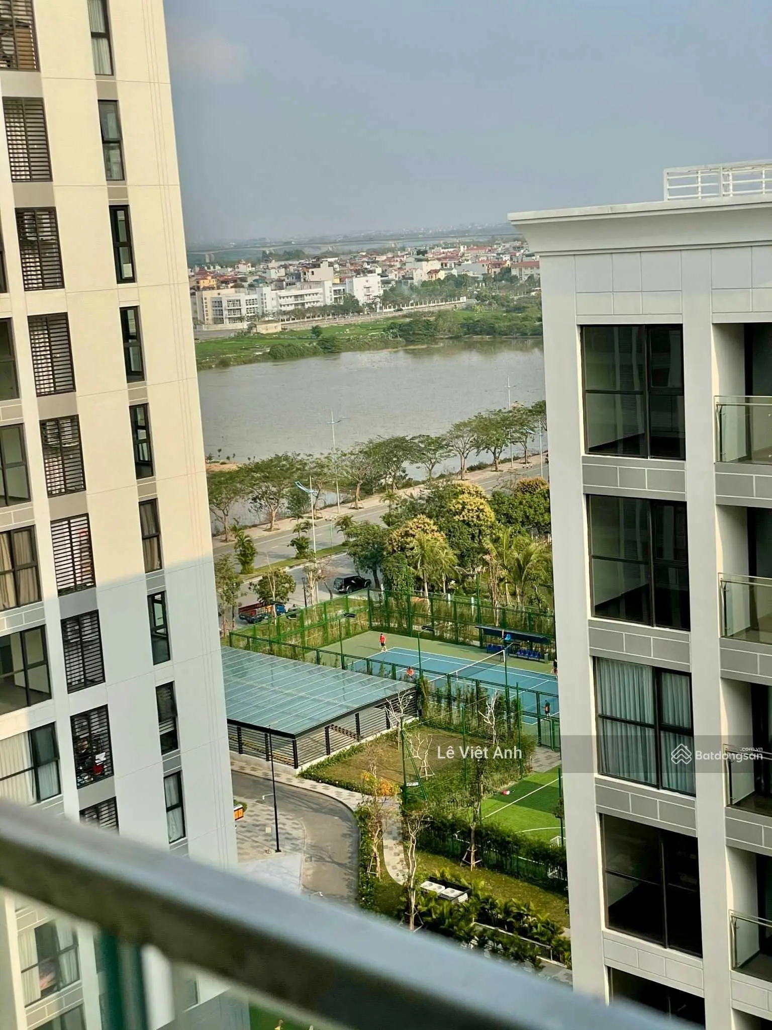 Bán căn hộ 2PN, 2VS - Vinhomes Symphony Riverside Long Biên, hướng Đông Nam, full nội thất hiện đại