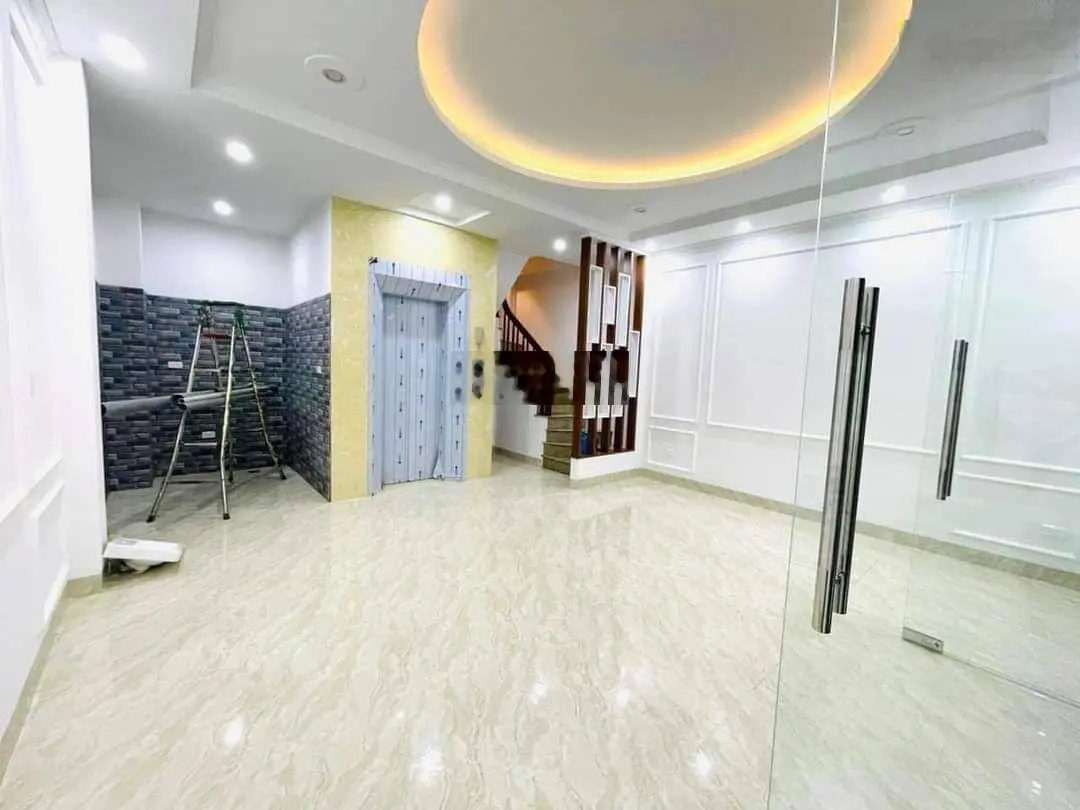 Nhà đẹp 6 tầng thang máy phố Nguyễn Ngọc Nại, phân lô quân đội, ô tô chạy vòng quanh.