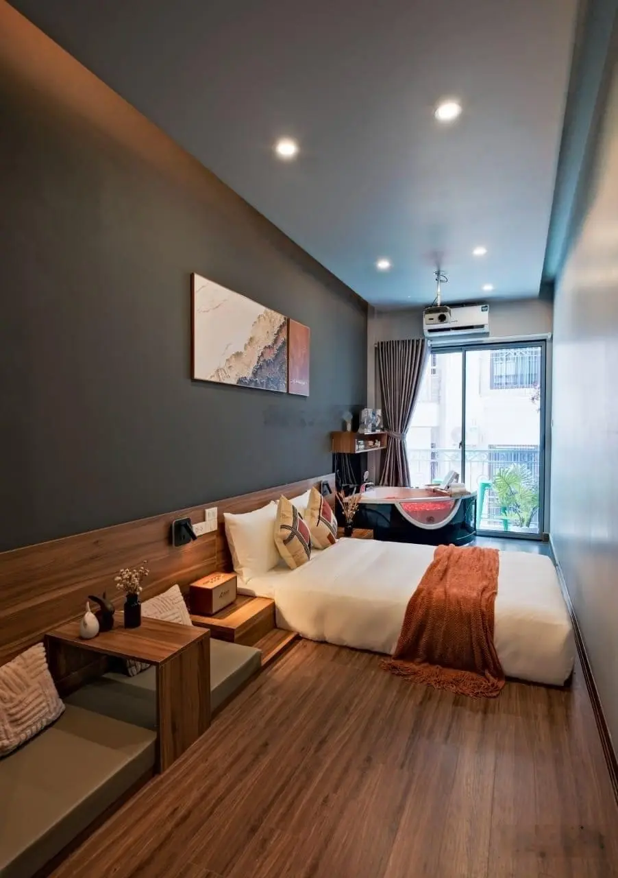 Hot, bán nhà NGUYỄN CHÍ THANH-ĐỐNG ĐA-HÀ NỘI, DT: 105m2 x 6 Tầng - MT: 4,85m / Giá: 28,8 Tỷ