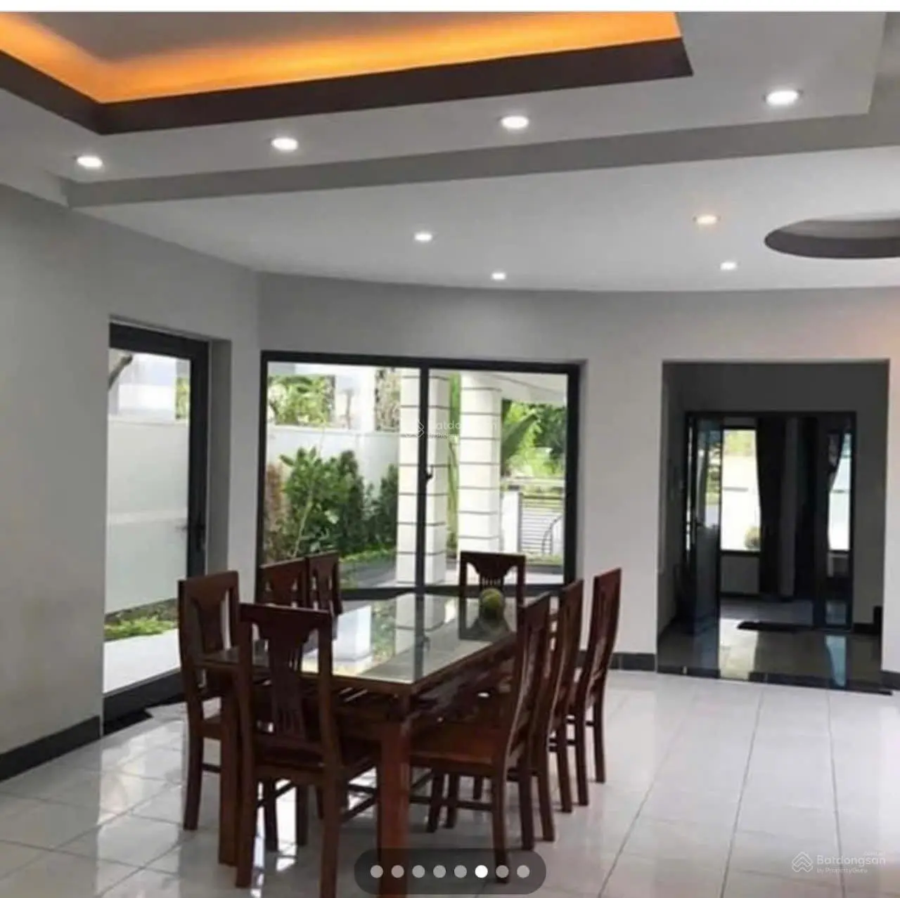 CHÍNH CHỦ gửi bán gấp căn biệt thự 412m2 tại mặt tiền NGUYỄN TẤT THÀNH phước đồng tp NHA TRANG