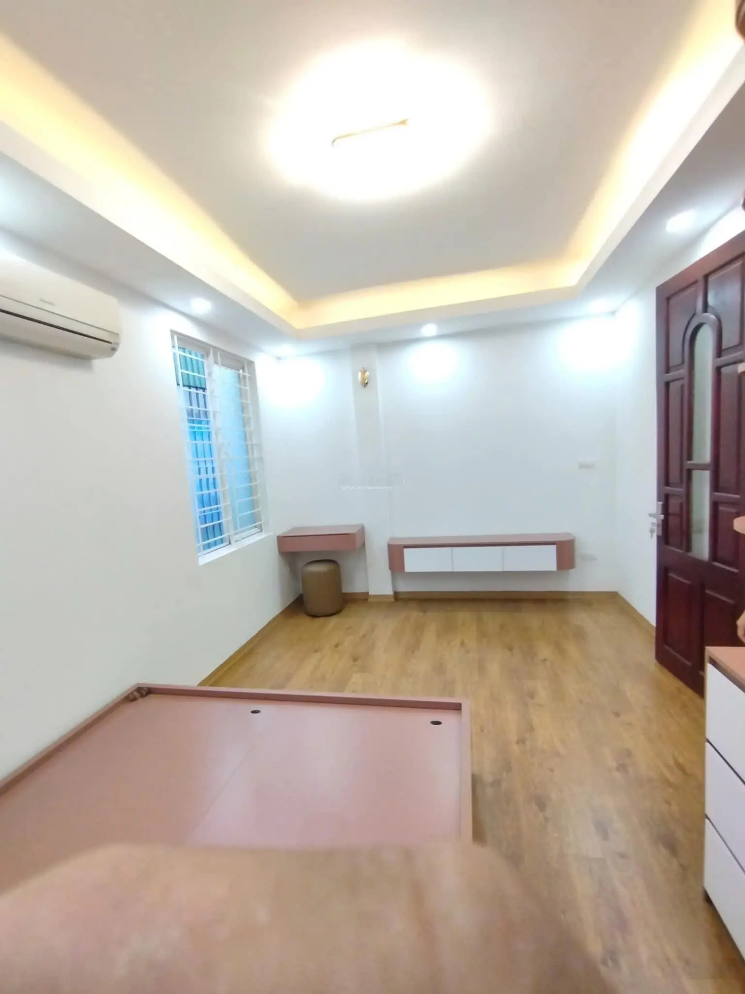 SiÊU PHẨM -Bán nhà tại Minh Khai - ô Tô đỗ cửa - 5,65 tỷ x 5,4m mặt tiền Đỉnh - Kinh Doanh DT30m
