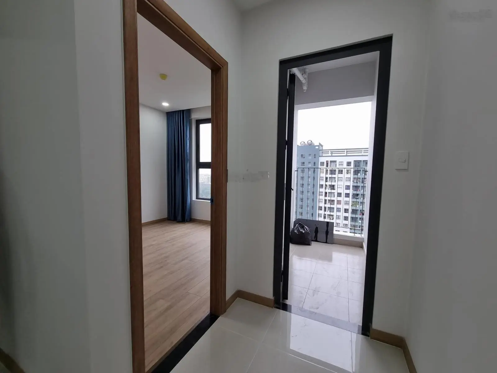 Chủ gửi bán gấp - căn 1PN1WC- 42m2- BCONS MIỀN ĐÔNg- Giá chỉ 1ty390 trọn thuế phí sang tên