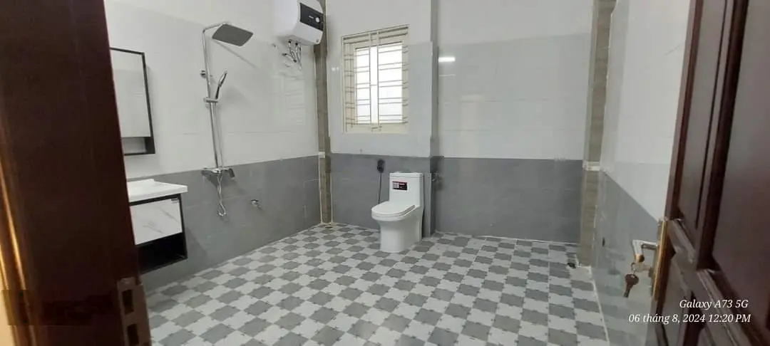 Lãng Yên Đầm Trấu 31m2 6 tầng, ô tô đỗ cổng