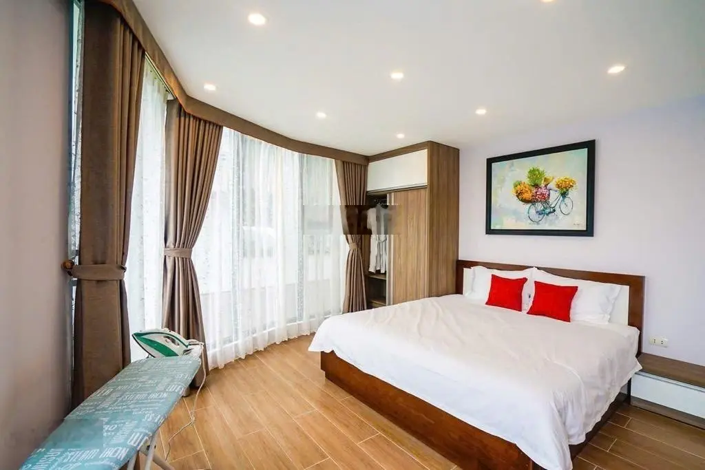 Nhà - Ngọc Thụy, Lô góc 3 thoáng , nở hậu , Kinh doanh, ô tô dừng đỗ ngày đêm, dòng tiền ổn định