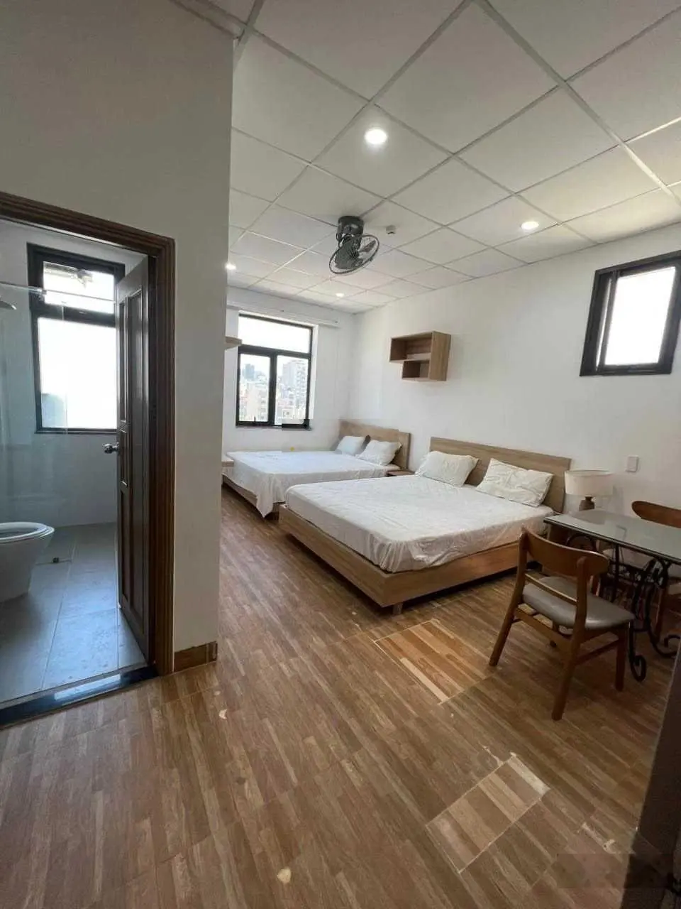 Tòa căn hộ 5 tầng đối diện công viên lớn khu phố Tây An Thượng