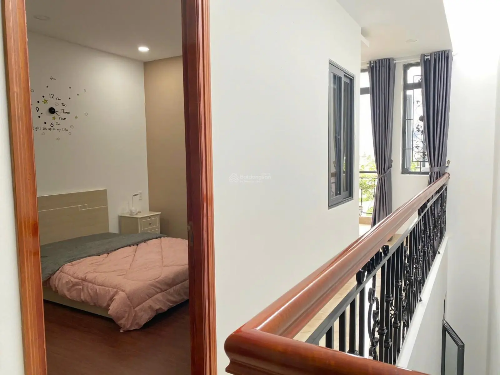 Cần bán nhà 1 trệt 2 lầu KDT Hà Quang 1 view đối diện công viên. Đã có sổ đỏ
